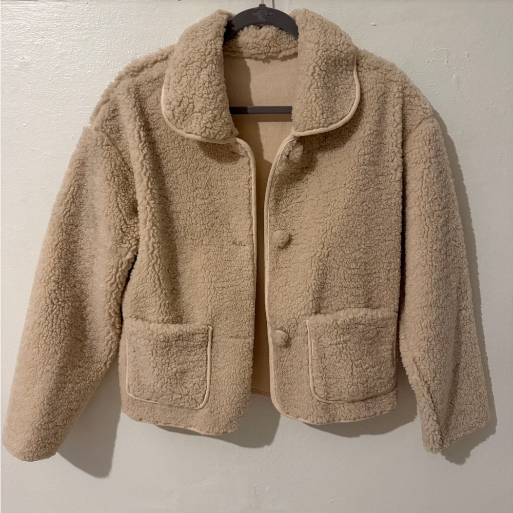 Cozy beige Sherpa Jacket